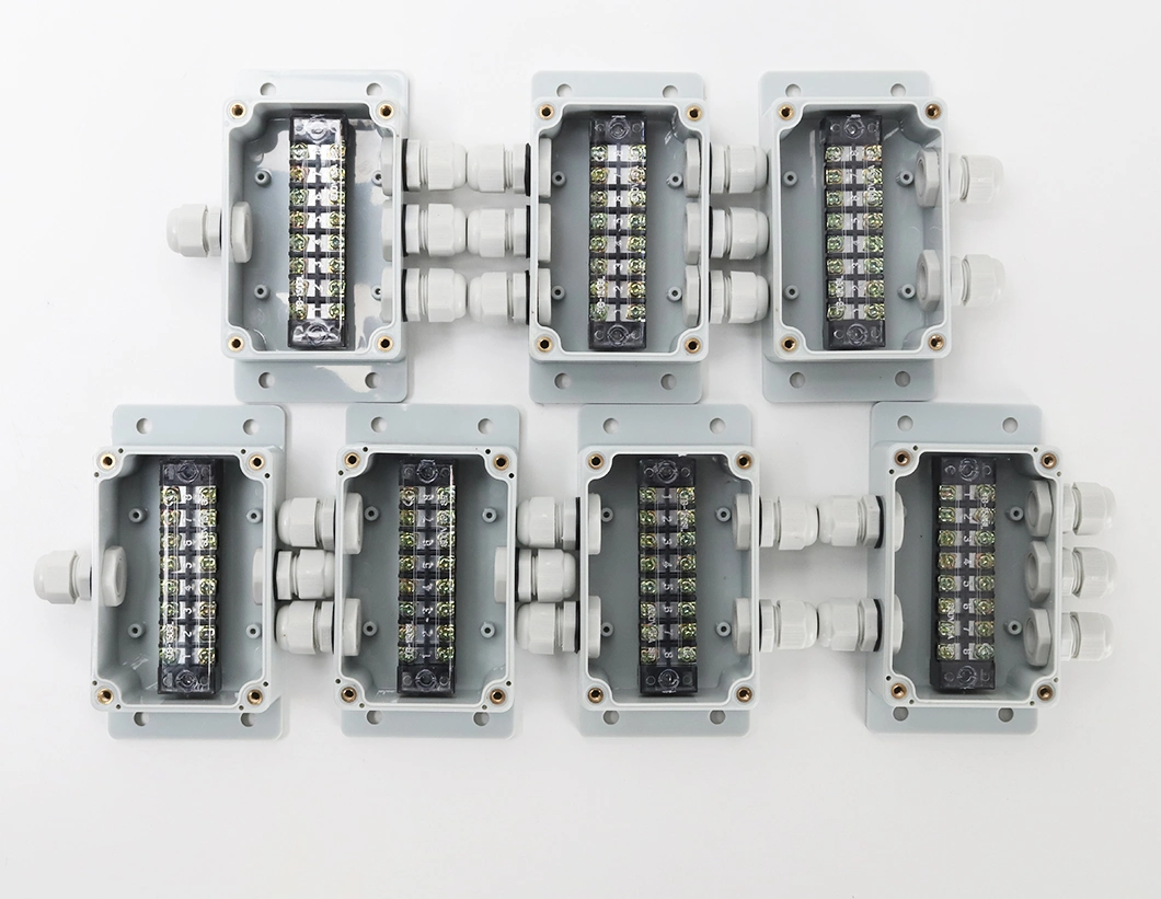 Три входа и три выхода, 100*68*50 мм, 15 А, 8-контактные встроенные клеммные колодки, водонепроницаемая распределительная коробка для улицы